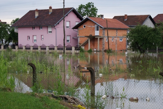 Prijedor - pod vodom kuće u dijelu naselja Tukovi (Foto: SRNA)