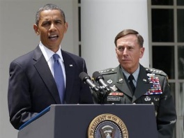 Barack Obama i David Petraeus (Foto: AP)
