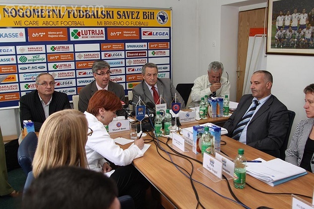 Predstavnici Saveza sa delegatima FIFA-e i UEFA-e (Foto: Feđa Krvavac/Fotoservis)
