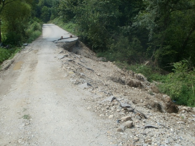 Lokalni put u Kamenici