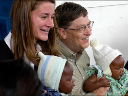 Bill Gates sa suprugom u Mozambiku (Foto: The Sun)
