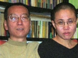 Liu Xiaobou sa suprugom (Foto: AFP)