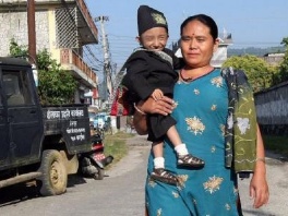 Khagendra Thapa Magar s majkom (Foto: AFP)