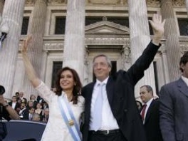 Nestor Kirchner sa suprugom (Foto: AP)