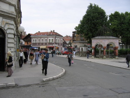 Travnik: Revolt zbog smanjenja plaća