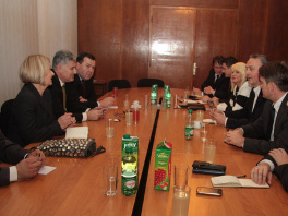 Sastanak lidera dvaju stranaka i njihovih saradnika