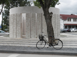 Spomenik u Kozarcu jedan od rijetkih koji u RS-u govori o stradanju nesrba
