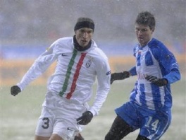 Štilić u duelu sa igračem Juventusa (Foto: AP)