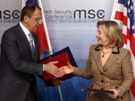 Sergej Lavrov i Hillary Clinton (Foto: Reuters)