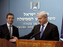 Benjamin Netanyahu i Anders Fogh Rasmussen (Foto: AP)