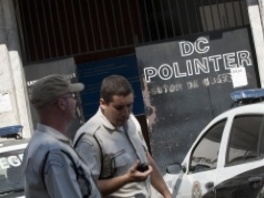 Policija u Riju (Foto: AFP)