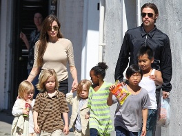 Angelina Jolie i Brad Pitt uživali s djecom u porodičnom danu