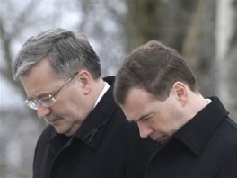 Bronislaw Komorowski i Dmitrij Medvedev (Foto: AP)