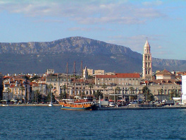 Split: U Loru uplovilo pet NATO-ovih brodova