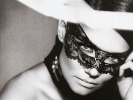 I Katie Holmes zna biti provokativna i seksi