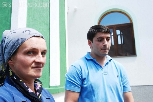 Salih Dogić s komšinicom koja ga je spasila (Foto: Darko Zabuš/Fotoservis)