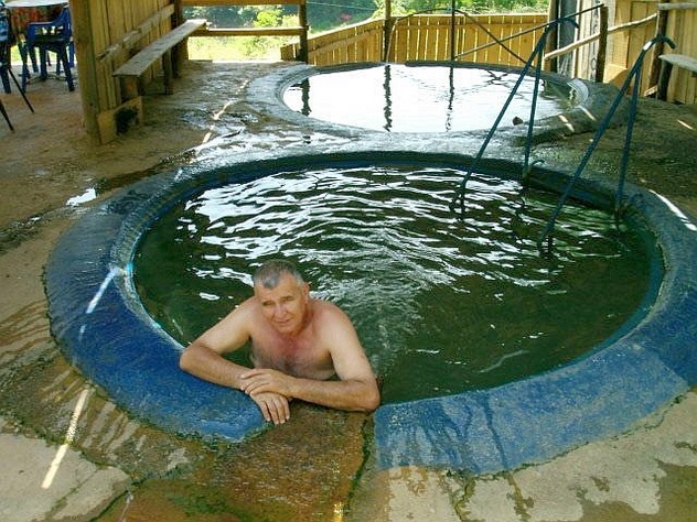 Improvizovani bazeni u Tičićima