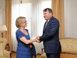 Nikšić i Knotzova o bilateralnim odnosima