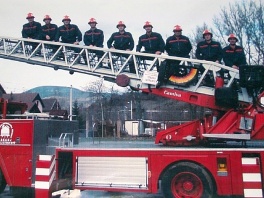 Kakanjski vatrogasci (Foto: ZEDA)