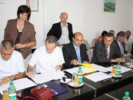 Potpisivanje protokola (Foto: ZEDA)