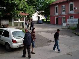 Ulaz u dobojsku bolnicu (Foto: Arhiv/Sarajevo-x.com)