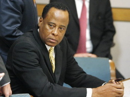 Conrad Murray će zaraditi na suđenju za smrt M. Jacksona