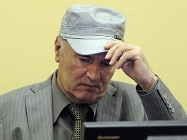 Ratko Mladić u haškoj sudnici (Foto: AP)