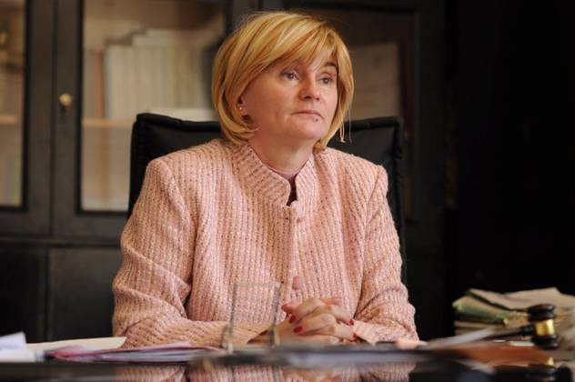 Biljana Novak, predsjednica Općinskog suda u Tuzli, kaže da jedino Visoko sudsko i tužilačko vijeće BiH ima ovlasti da pokreće istrage protiv sudija.