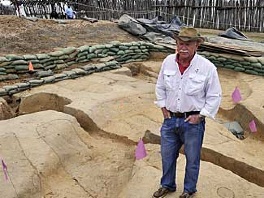 William Kelso na arheološkom nalazištu