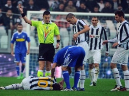 Alessandro Del Piero povrijeđen u susretu protiv Cesene (Foto: AFP)