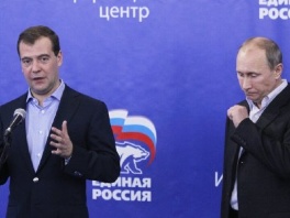 Lideri stranke Medvedev i Putin (Foto: AFP)