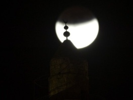 Pomračenje Mjeseca vidljivo iz Jeruzalema (Foto: AFP)