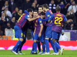 Igrači Barcelone na utakmici protiv Reala (Foto: AFP)