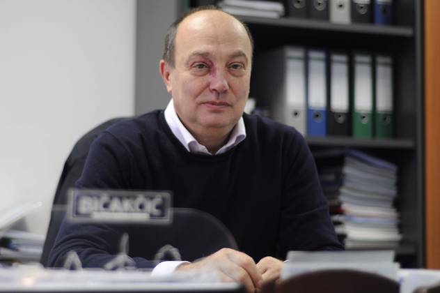 Edhem Bičakčić, suvlasnik projektantske firme Bičakčić, kaže da novi vlasnici ne kupuju koncesije, već preduzeća koja su vlasnici tih koncesija.