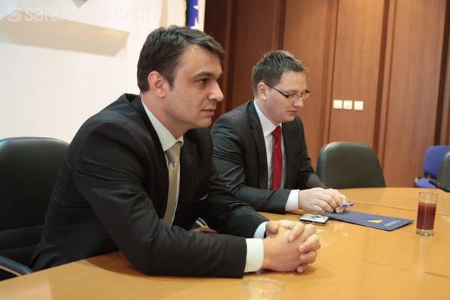 Ministar Ahmetović sa savjetnikom Admirom Malagićem (Foto: Feđa Krvavac/Sarajevo-x.com)