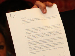 Protokol o saradnji između između HDZ-a i SDP-a potpisan je 26. 12. 2011. godine
