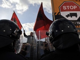 Pripadnici pokreta Samoopredjeljenje se sukobili s policajcima (Foto: AFP)