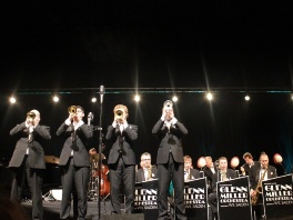 Članovi Glenn Miller orkestra u prostorijama Američkog kutka