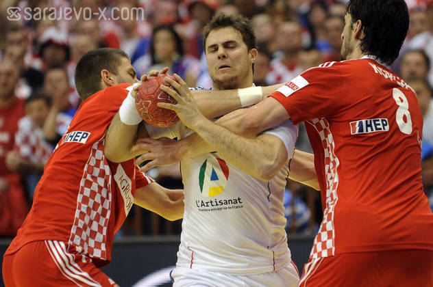 Hrvatski rukometaši će sa Srbijom igrati za finale (Foto: AFP)
