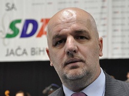 Amir Zukić: Vrednovati porodiljsko i povećati natalitet