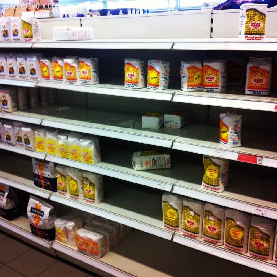 Nestašica brašna u supermarketima (Foto: Sarajevo-x.com)