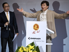 Jackie Chan je zračio zadovoljstvom (Foto: AFP)