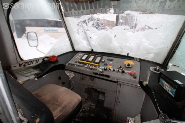 Tramvaj zarobljen u ledu i snijegu (Foto: Feđa Krvavac/Sarajevo-x.com)