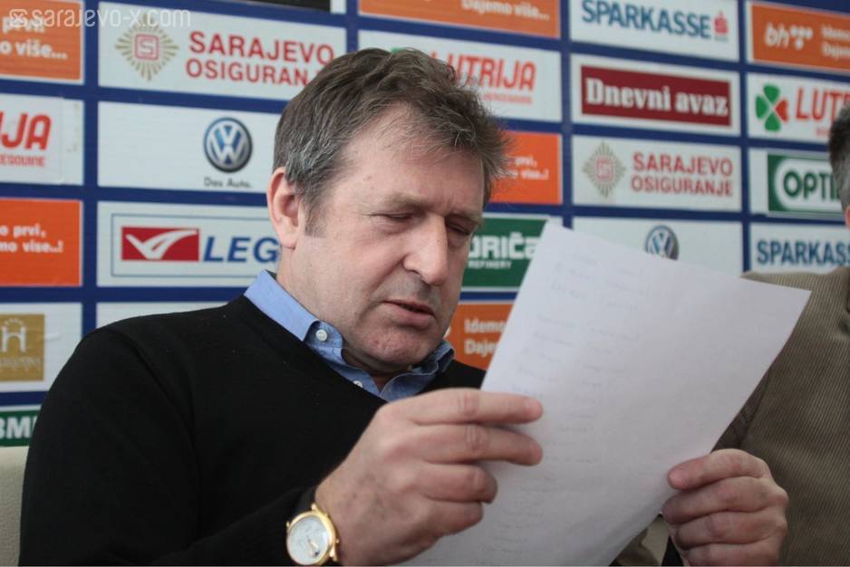 Selektor čita spisak (Foto: Feđa Krvavac/Sarajevo-x.com)