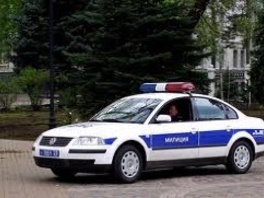 Pijana Ruskinja isprebijala trojicu policajaca