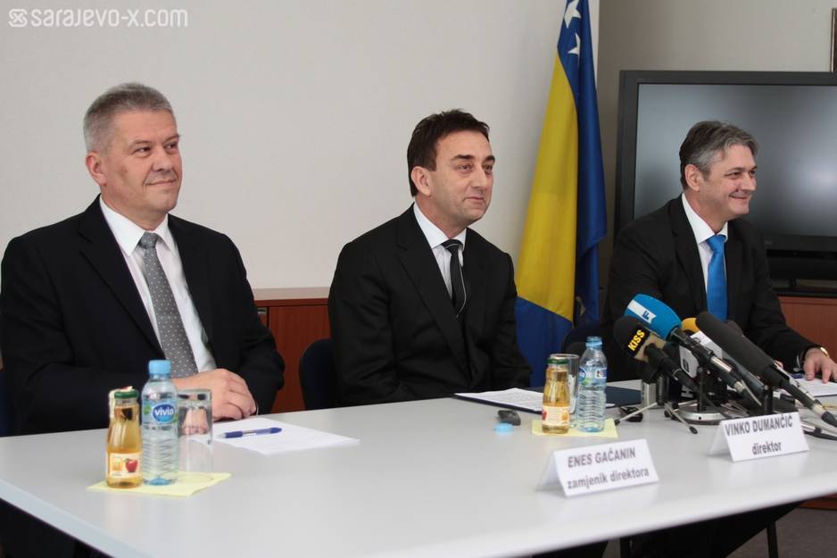 Zamjenik direktora Enes Gačanin, direktor Vinko Dumančić i načelnik Kabineta direktora Radiša Samardžija (Foto: Feđa Krvavac/Sarajevo-x.com)