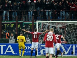 Fotografija sa prve utakmice osmine finala između Milana i Arsenala (Foto: AFP)