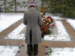 Grob Slobodana Miloševića u Požarevcu (Foto: AFP)