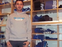 Jadranko Bogičević u klupskom fan shopu (Foto: fkzeljeznicar.com)