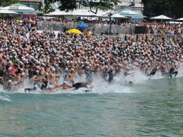 Plivači na Copacabani (Foto: AFP)